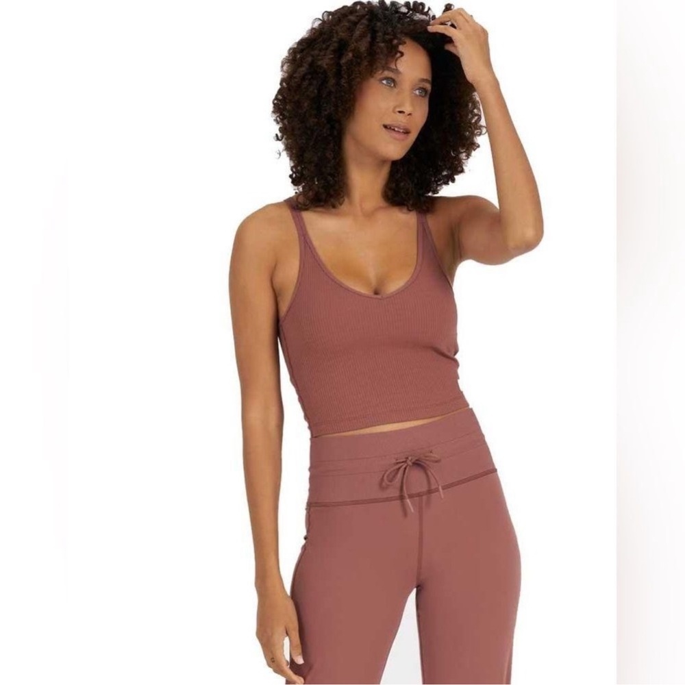 Vuori Ribbed Crop Strappy Tank Top. Size M. Terracotta.